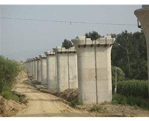 高鐵?？?>
                        </div>
                        <div   id=